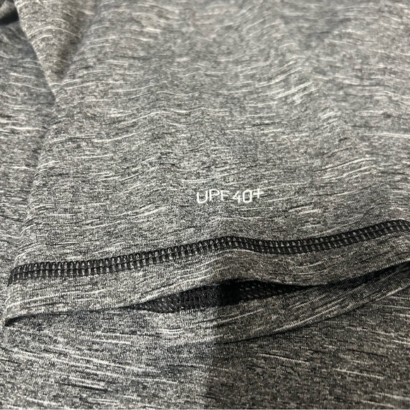 NIke Dri Fit Swim 3/4 sleeve gray and white Boys size XL - Picture 5 of 8